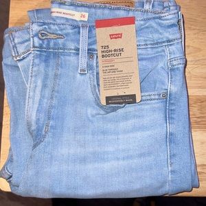Levi’s Women’s 725 High-Rise Bootcut Hypersoft Jeans